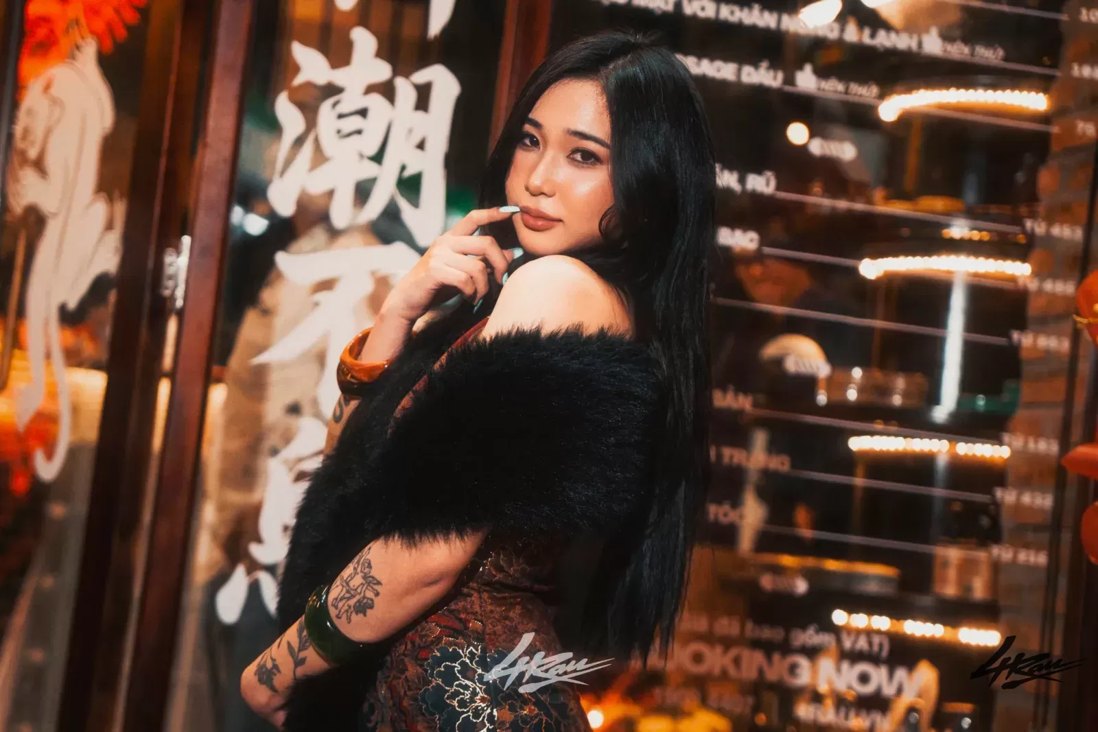 Không gian và đội ngũ trong ngày khai trương 4RAU Chợ Lớn