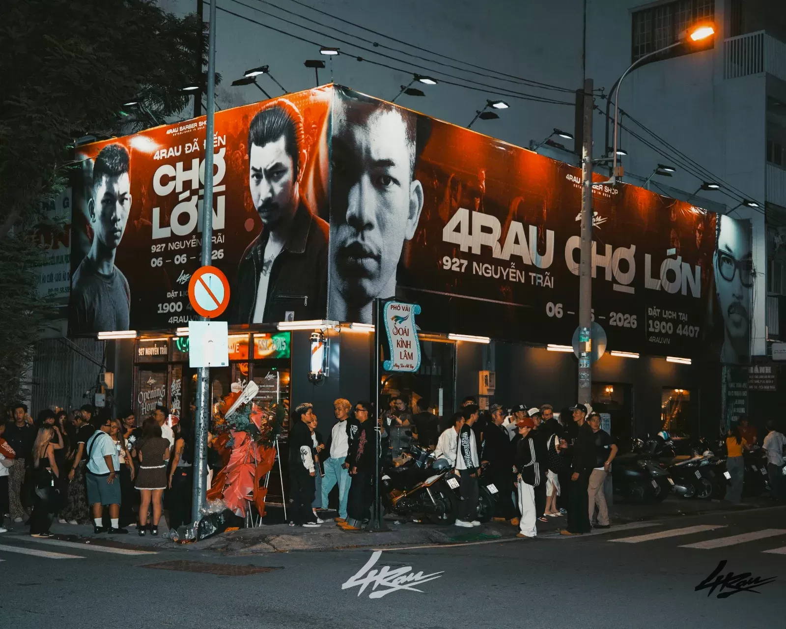 Không khí đông vui tại ngày khai trương 4RAU Chợ Lớn