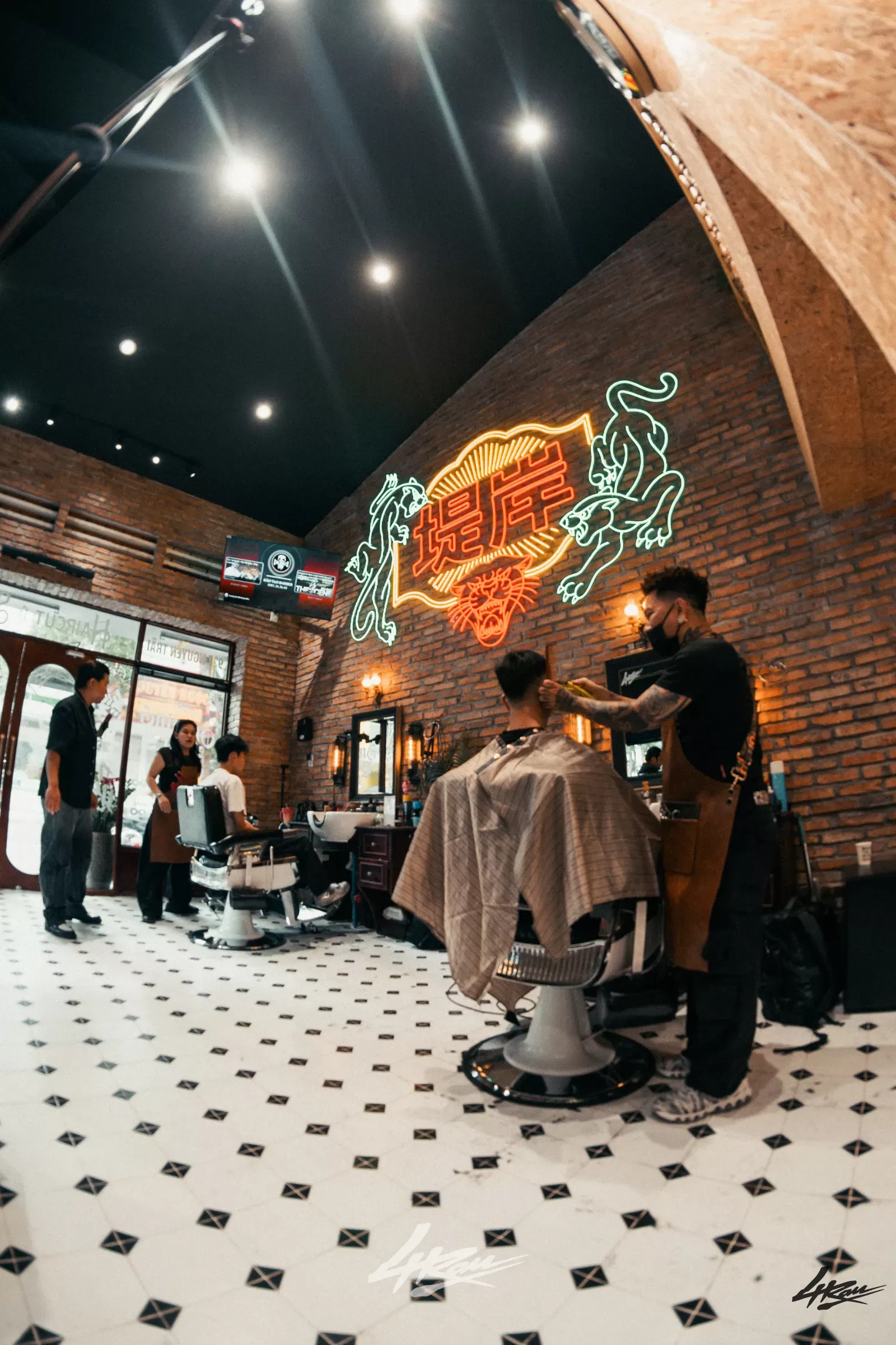 Khoảnh khắc khai trương tại 4RAU Chợ Lớn