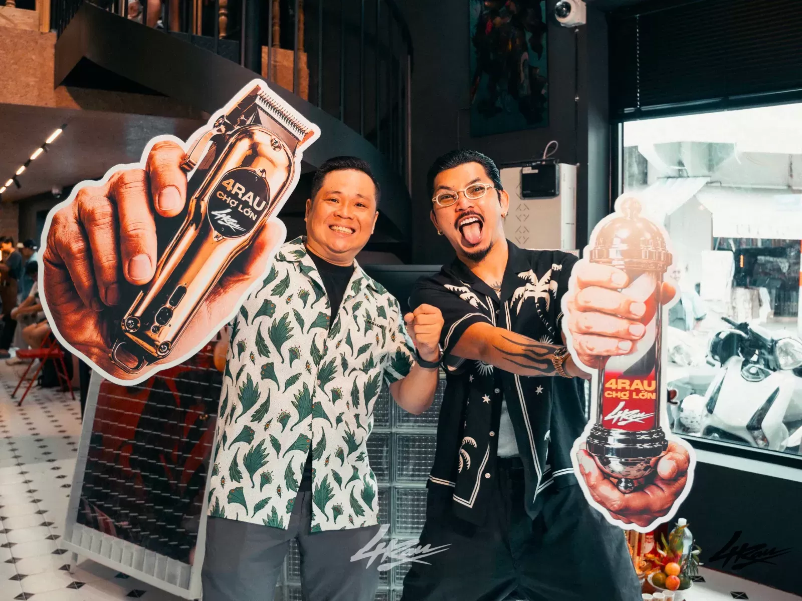 Anh em 4RAU chúc mừng khai trương chi nhánh Chợ Lớn