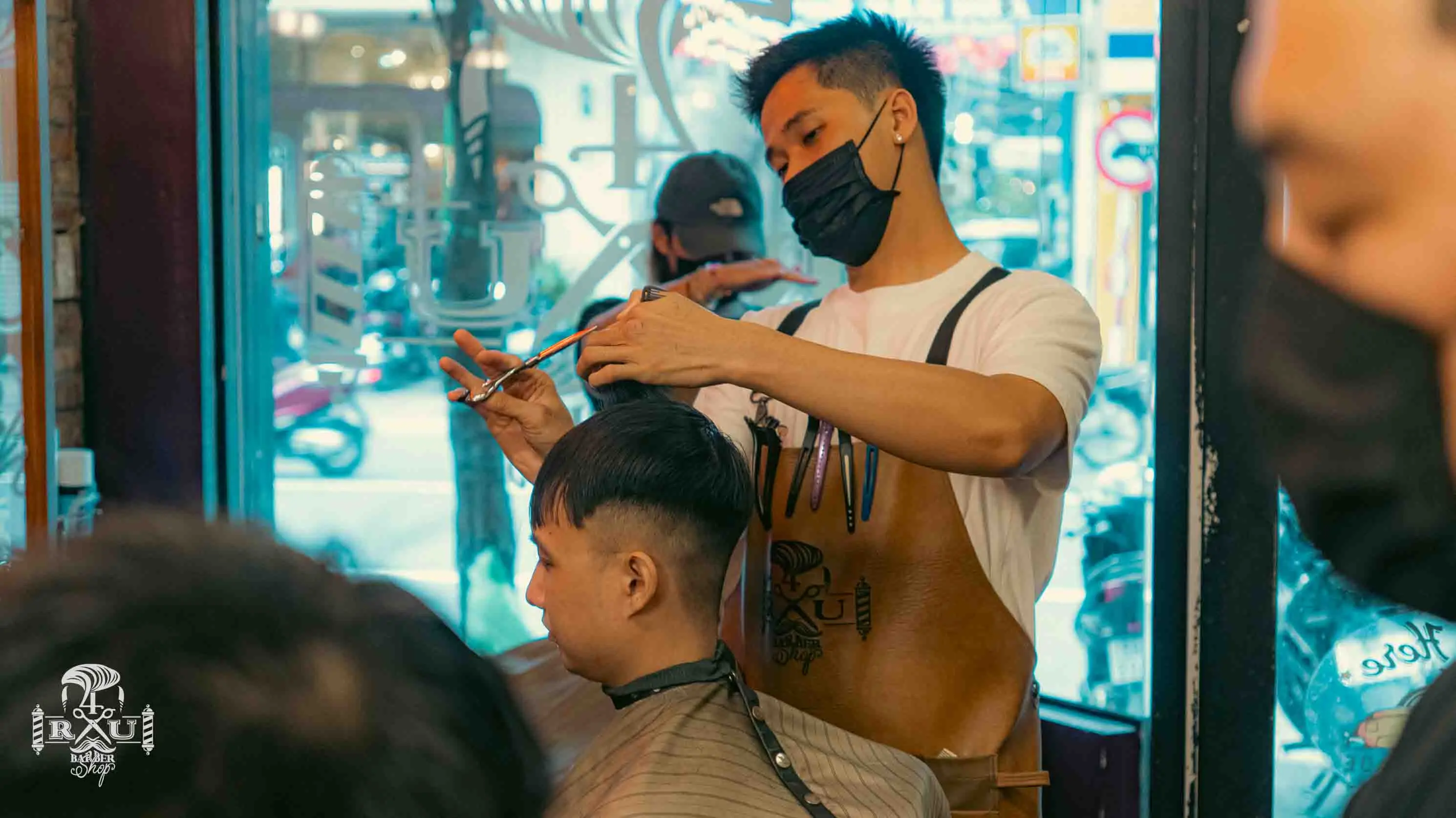 Có Nên Học Nghề Tóc Nam (Barber) Không? Cơ Hội Thu Nhập & Tương Lai Năm 2026