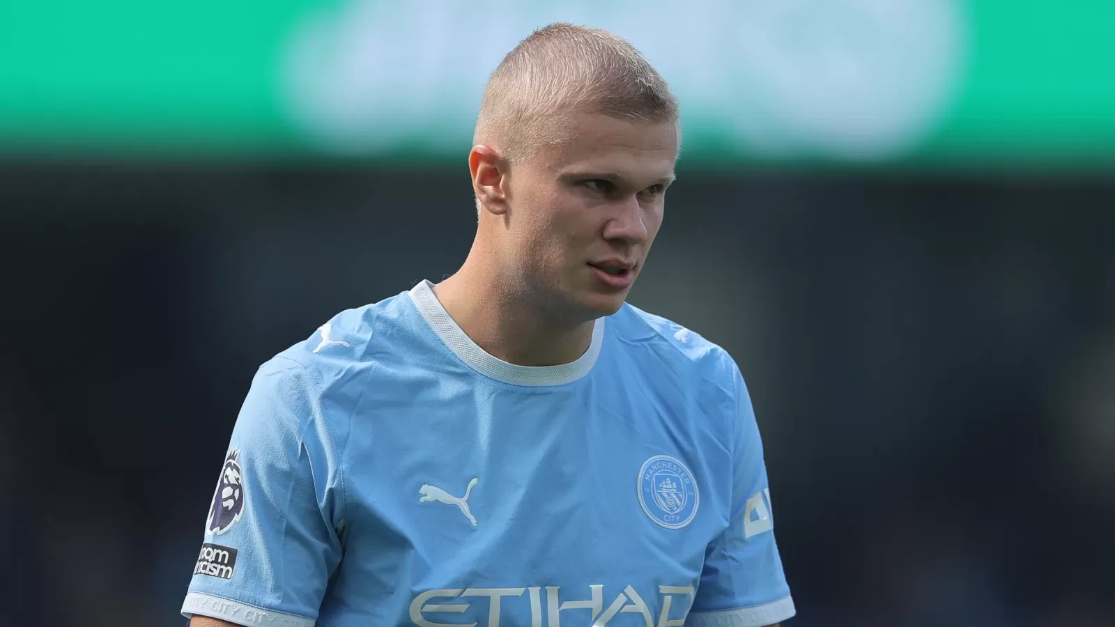 Erling Haaland cắt Buzz Cut: Khi “người Viking” trở lại với mái tóc quân đội