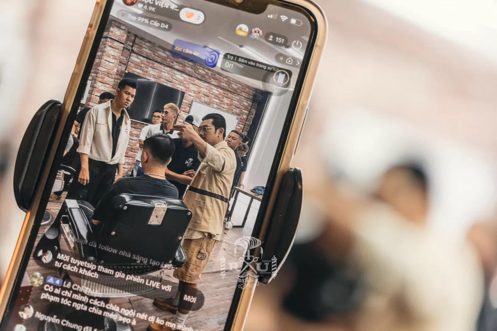 BAO NHIÊU TUỔI CÓ THỂ HỌC NGHỀ TÓC BARBER?