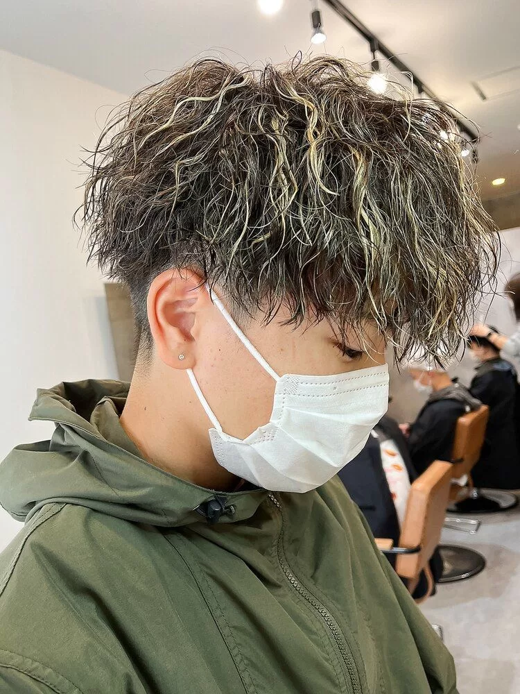 Vì sao “Broccoli perm”  thành kiểu tóc định danh của Gen Z